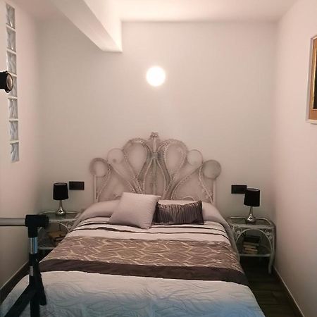 One Bedroom Appartement With Enclosed Garden And Wifi At Lourenza Exterior foto